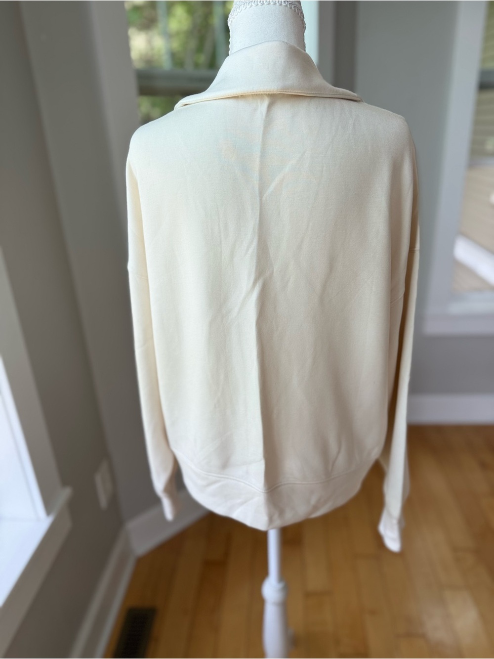Danskin Ivory Cream V-Neck Polo Pullover Sweatshirt Size Large View 3